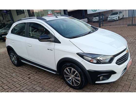 CHEVROLET ONIX 1.4 MPFI ACTIV 8V FLEX 4P AUTOMÁTICO